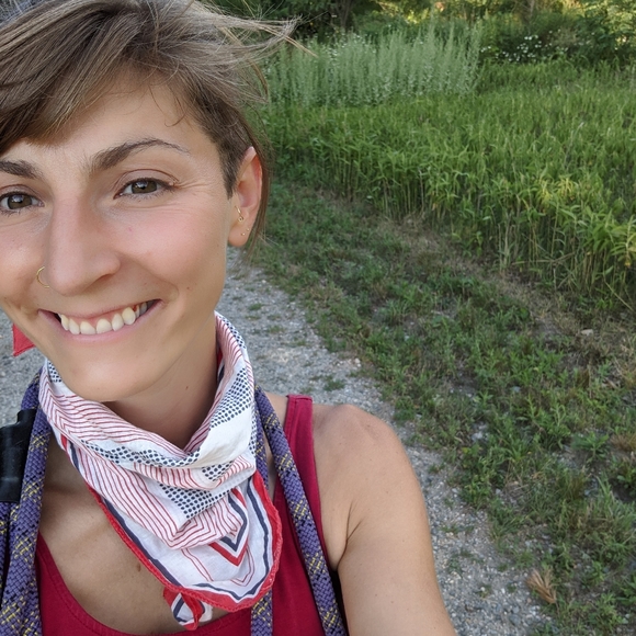 Meet your Posher, Bea - Picture 2 of 5